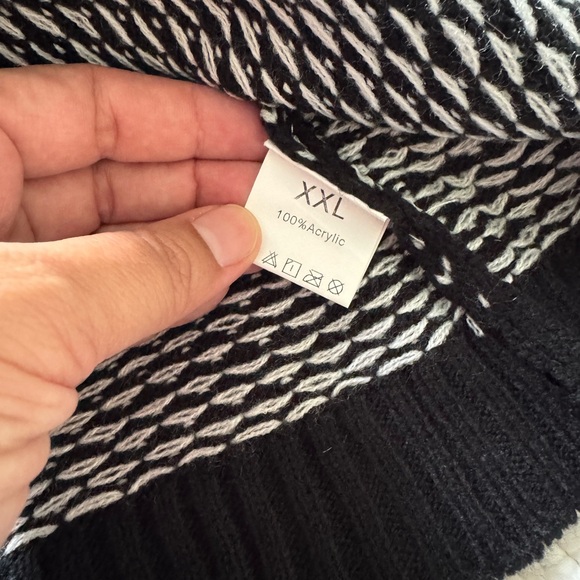 Women’s Black Ghost & Skull Pattern Crewneck Sweater - Picture 8 of 9